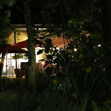 Village Boutique Hotel オチワロンゴ エクステリア 写真