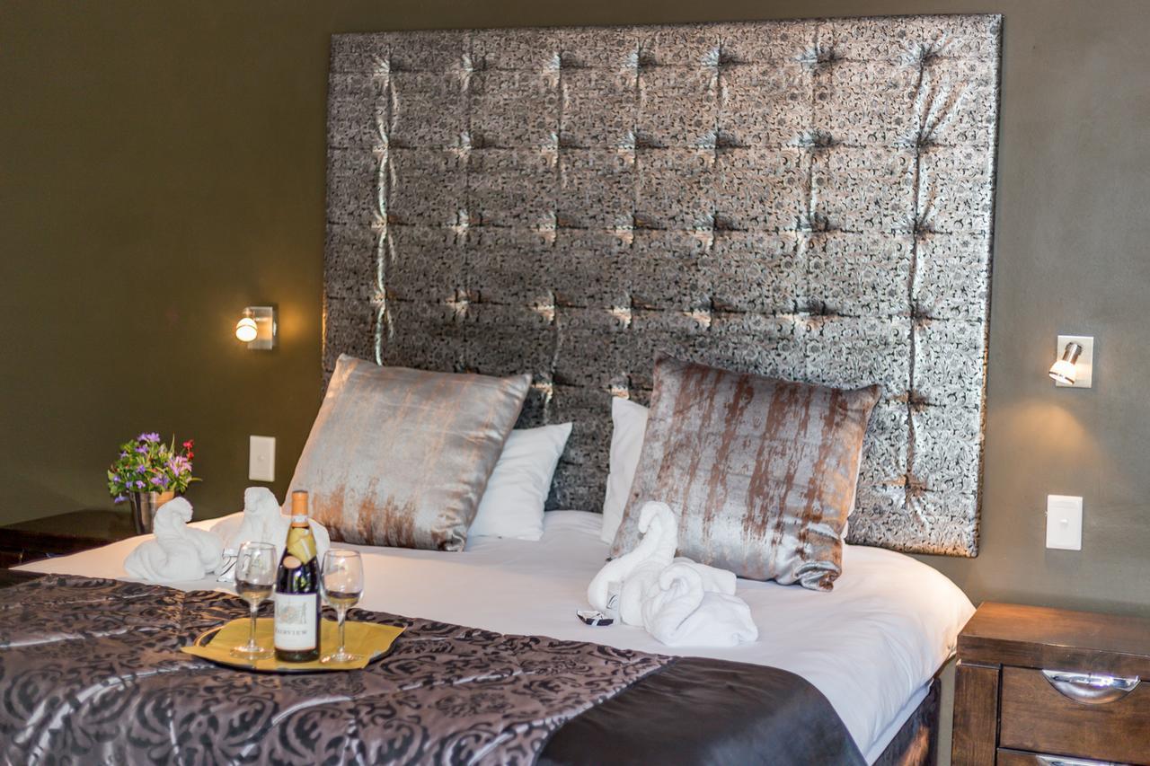 Village Boutique Hotel オチワロンゴ エクステリア 写真