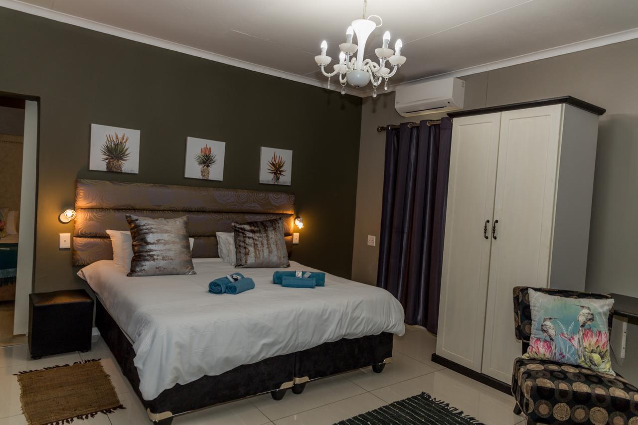 Village Boutique Hotel オチワロンゴ エクステリア 写真