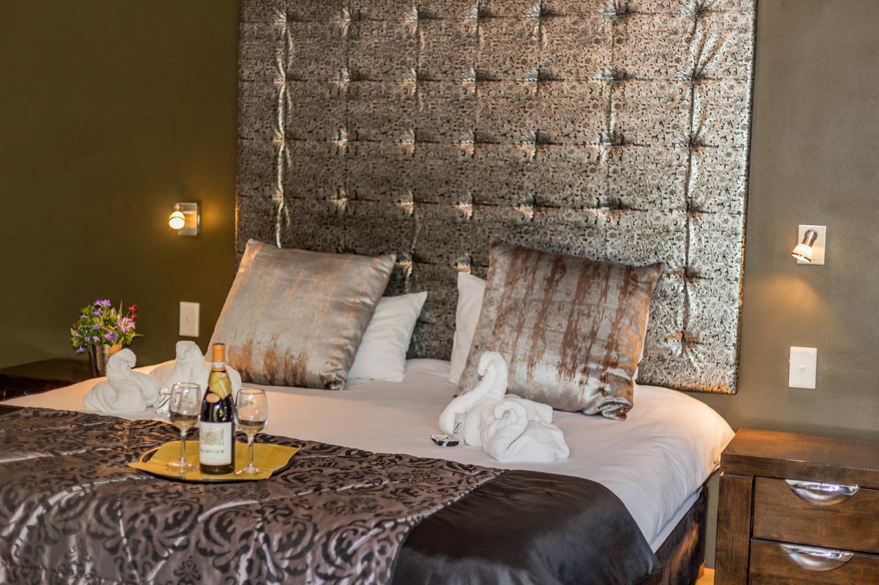 Village Boutique Hotel オチワロンゴ エクステリア 写真