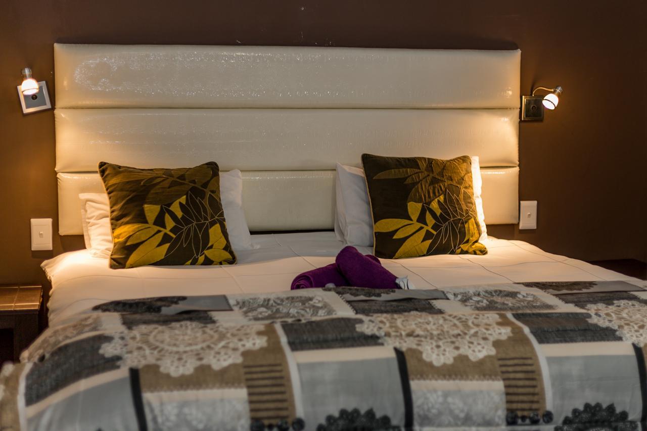 Village Boutique Hotel オチワロンゴ エクステリア 写真