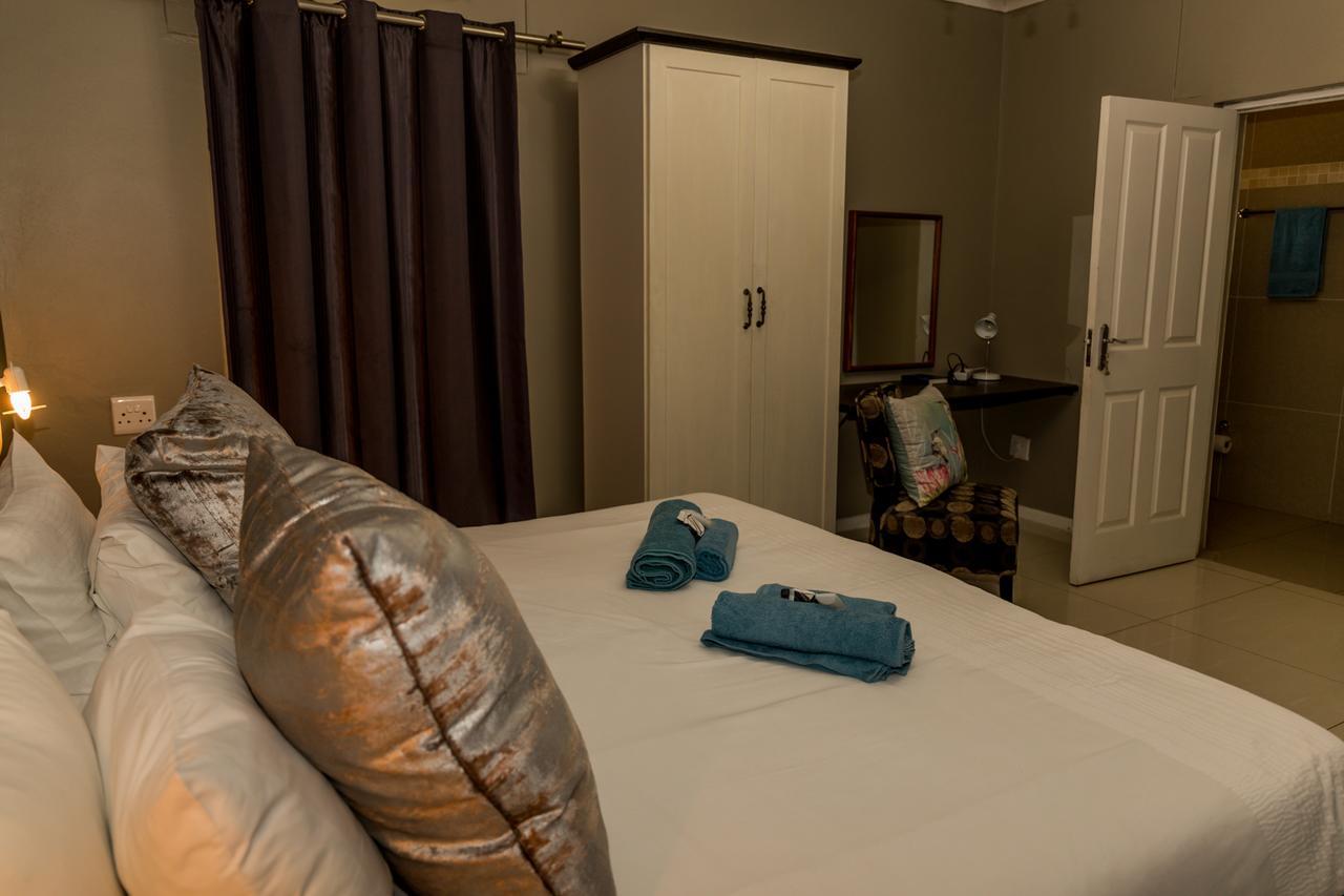 Village Boutique Hotel オチワロンゴ エクステリア 写真