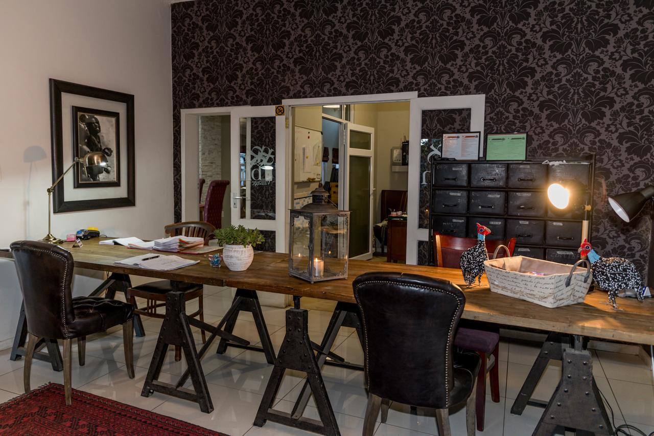 Village Boutique Hotel オチワロンゴ エクステリア 写真