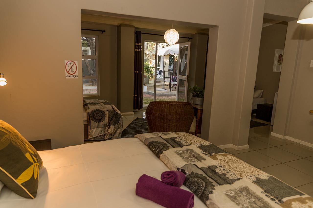 Village Boutique Hotel オチワロンゴ エクステリア 写真
