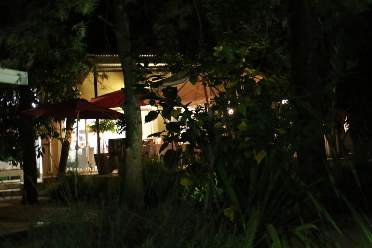 Village Boutique Hotel オチワロンゴ エクステリア 写真